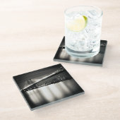 Williamsburg-Brücke in New York City nachts Glasuntersetzer (Schrägansicht)