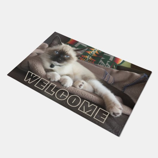 Willkommen Adorable Blue Mit Augen Siamese Kitten Fußmatte (Schrägansicht)