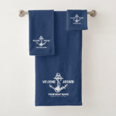 Willkommen an Bord der Nautical Navy Blue Bootname Badhandtuch Set (Insitu)