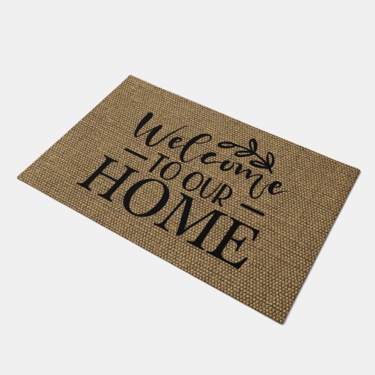Willkommen auf unserer Zuhause Doormat Fußmatte (Schrägansicht)