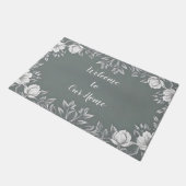 Willkommen auf unserer Zuhause Doormat Fußmatte (Schrägansicht)