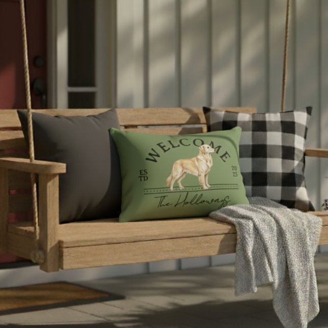 Willkommen beim Goldenen Retriever benutzerdefinie Dekokissen (Welcome guests to your home with this Golden Retriever Custom Family Name Welcome Throw Pillow!)