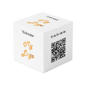 Willkommen Firmenlogo QR-Code Menü weiß Tabelle Würfel (Vorderseite Schrägansicht)