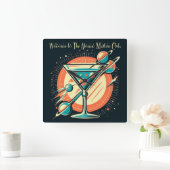 Willkommen im Atome Martini Club Age Quadratische Wanduhr (Zuhause)