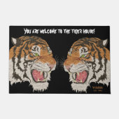 Willkommen im berühmten Tigerhaus Black Fußmatte (Vorderseite)