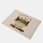 Willkommen im Camp Quitcherbitchin Happy Camper Fußmatte (Schrägansicht)