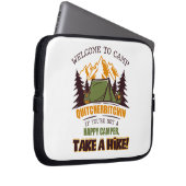 Willkommen im Camp Quitcherbitchin Happy Camper Laptopschutzhülle (Vorne Rechts)