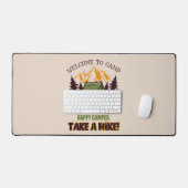 Willkommen im Camp Quitcherbitchin Happy Camper Schreibtischunterlage (Tastatur & Maus)
