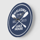 Willkommen im Lake House | Kanupaddeln Große Wanduhr (Winkel)