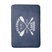 Willkommen im Lake House | Rustikale Kanuadeln Badematte (Vorderseite Vertikal)