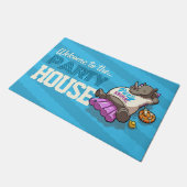 Willkommen im Party House Funny Rhino Cartoon Fußmatte (Schrägansicht)