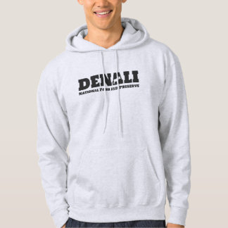 Willkommen in Alaska. Denali - Schwarzes Logo Hoodie