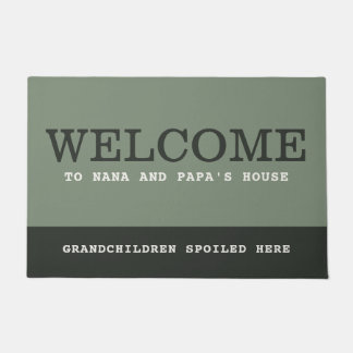 Willkommen in Nana und Papas Haus Sage Grün Fußmatte
