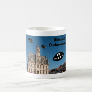 Willkommen in Oudenaarde. UFO’s heißen Sie willko Kaffeetasse