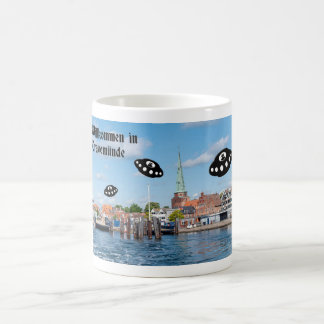 Willkommen in Travelmünde. Außerirdische Besuche Kaffeetasse