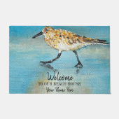 Willkommen in unserem Beach House Sandpiper Person Fußmatte (Vorderseite)