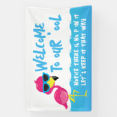 Willkommen in unserem Pool Flamingo Banner (Vertikal)