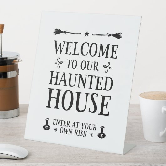 Willkommen in unserem Spuk Haus Sockelschild (In Situ)