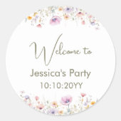 Willkommen in unserer kleinen Wildblume, die eine  Runder Aufkleber (Vorderseite)