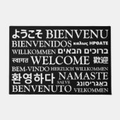 Willkommen in verschiedenen Sprachen Schwarz-weiß  Fußmatte (Vorderseite)