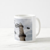 Willkommen in Warnemünde. Außerirdischer Besuch Kaffeetasse (VorderseiteRechts)
