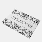 Willkommen in White and Black Damask Fußmatte (Schrägansicht)