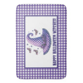 Willkommen mit lila Gingham-Halloween-Hexenhut Badematte (Vorderseite Vertikal)