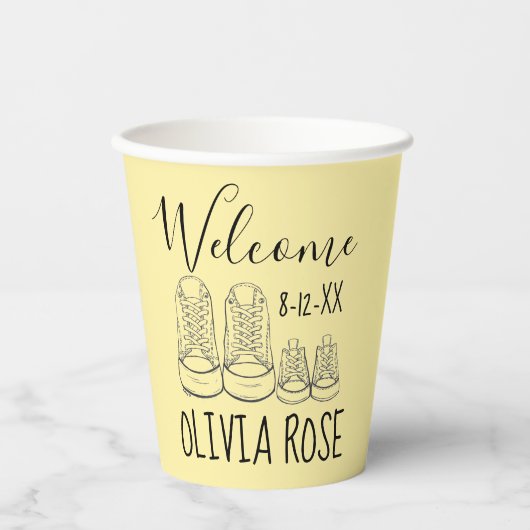 WILLKOMMEN Neue Anreise Kinderschuhe Dusche gelb Pappbecher (Vorderseite)