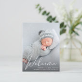 Willkommen Weißes Skript-Foto-Overlay-Geburt Ankündigungspostkarte (Stehend Vorderseite)