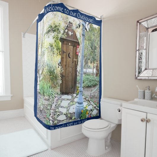 WILLKOMMEN ZU UNSEREM NEBENGEBÄUDE IM HINTERHOF DUSCHVORHANG (Beispiel)