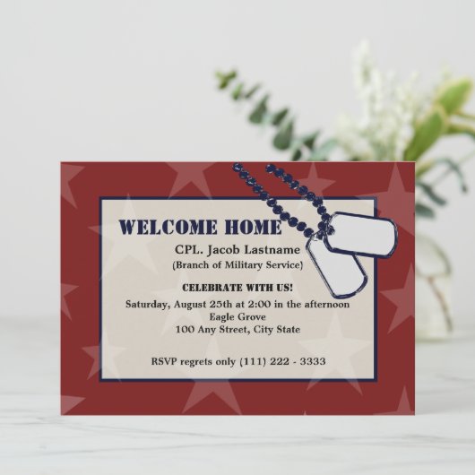 Willkommen Zuhause Military Rote Sterne und Hundet Einladung (Stehend Vorderseite)
