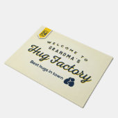 Willkommen zur Großmutter-Umarmungs-Fabrik, beste Fußmatte (Schrägansicht)