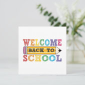 Willkommen zurück zur Schule - Bleistift-Illustrat (Stehend Vorderseite)