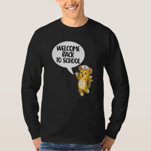 Willkommen zurück zur Schulkrankenschwester Erster T-Shirt