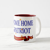 Willkommener Patriot des Zuhause-USS Zweifarbige Tasse (VorderseiteRechts)