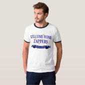 Willkommenes Zuhause Zappers T-Shirt (Vorne ganz)