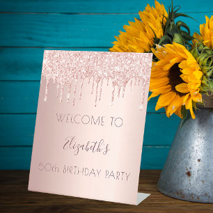 Willkommensschild zum Geburtstag in Rose Gold mit  Sockelschild