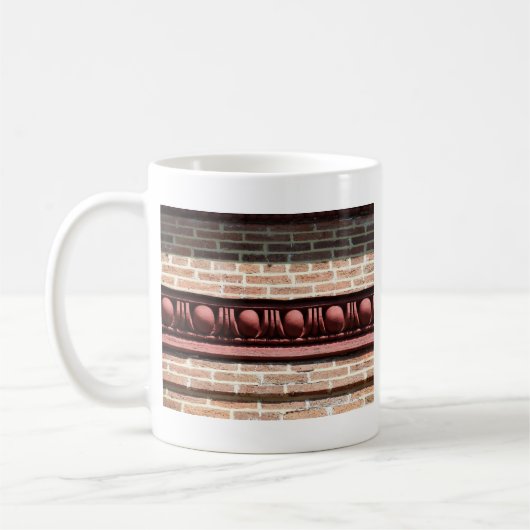 Winchester-Ei und Pfeil-Formteil Kaffeetasse (Links)