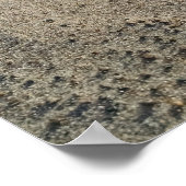 Wind formt Sandwellen, rund um glatte Kiesel Poster (Ecke)