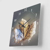 Wind und Schnee Quadratische Wanduhr (Winkel)