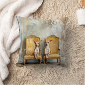 Windhund auf einem Sofa Kissen (Decke)