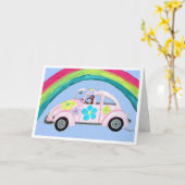 Windhund im Hippie-Auto mit Regenbogen Karte (Gelbe Blume)
