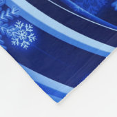 Windige blaue Schneeflocken Fleecedecke (Ecke)