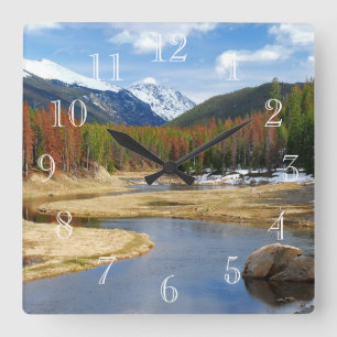 Winding Colorado River With Mountains and Pines Quadratische Wanduhr