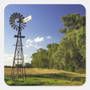 Windmill in der Nähe von Hume Highway, Victoria,  Quadratischer Aufkleber