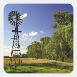 Windmill in der Nähe von Hume Highway, Victoria,  Quadratischer Aufkleber