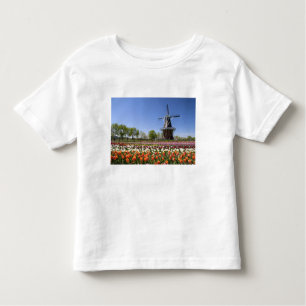 Windmill Island Park mit Tulpen in Blüte bei Kleinkind T-shirt