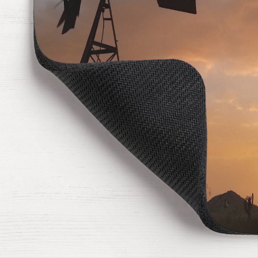 Windmill und Saguaro Cactus Skeleton bei Sunset Mousepad (Ecke)