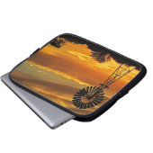 Windmill und Sunset, William Creek, Oodnadatta Laptopschutzhülle (Vorne Knopf)