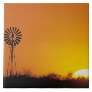 Windmühle bei Sonnenuntergang, Sinton, Texas, USA Fliese